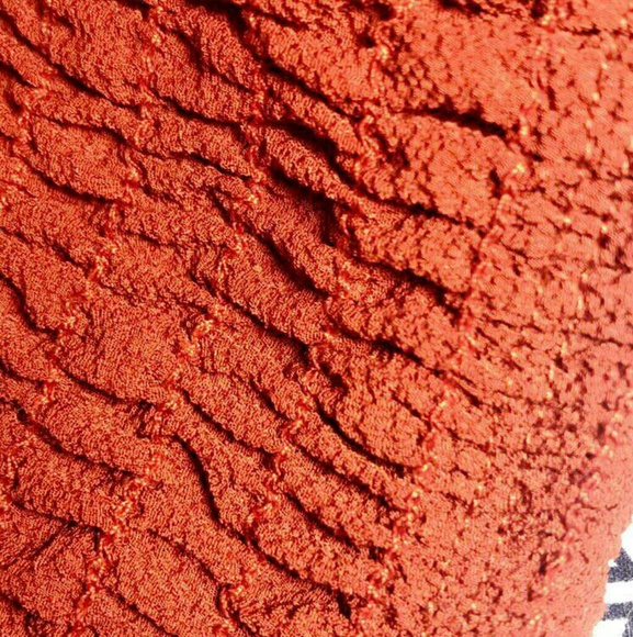 Off the shoulder - Picture 3 of 4